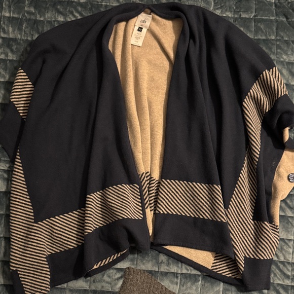 CAbi Reversible Poncho in Med/Large, Navy and Khaki - Picture 2 of 7